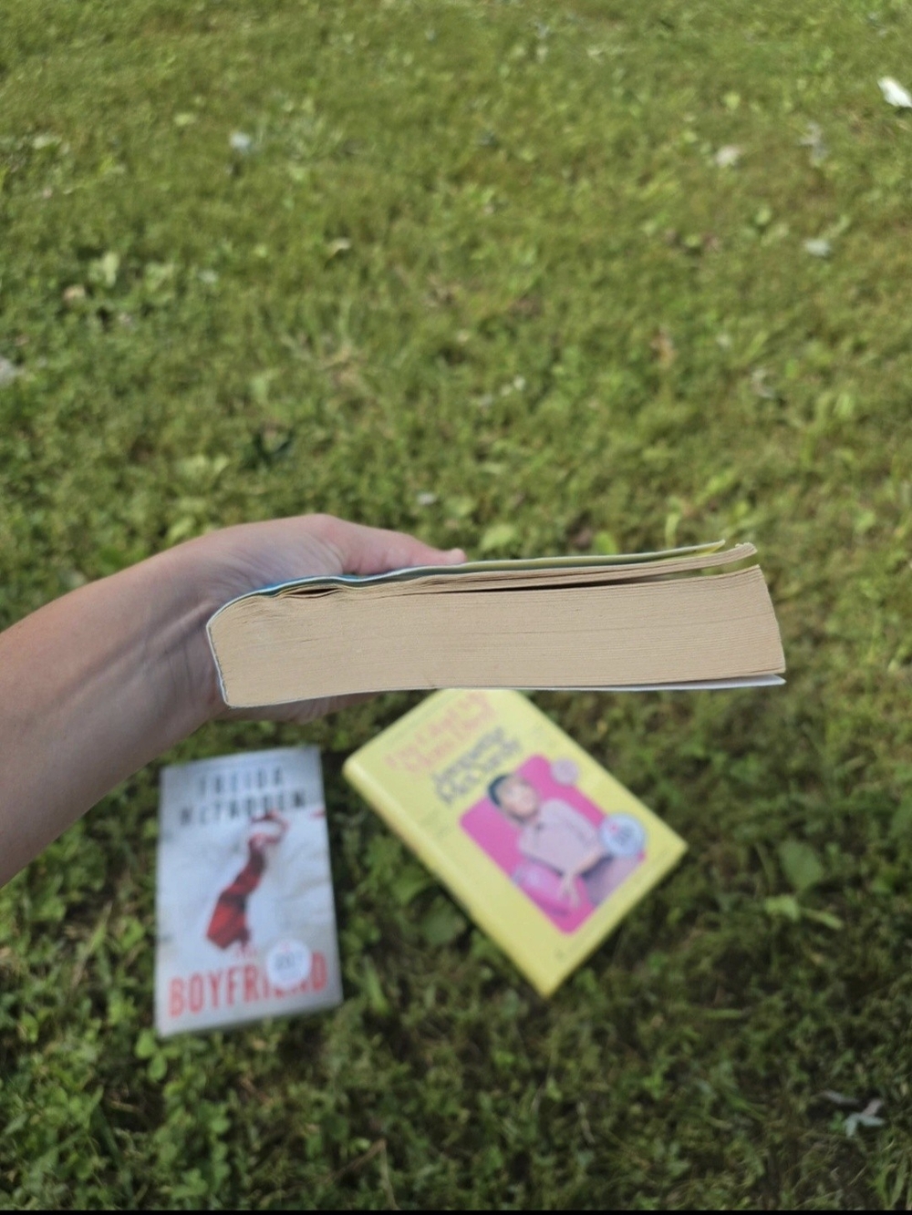 Book Bundle Freida Mcfadden John Green Jennette Mccurdy - Picture 4 of 4